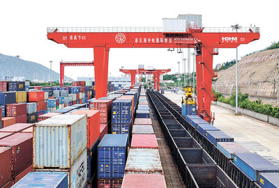 中哈(連云港)物流合作基地上半年進(jìn)出場集裝箱14.2萬標(biāo)箱 開行中歐班列485列